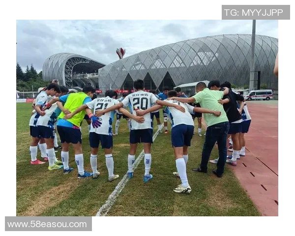 成都足球队转型之路揭秘：从传统强队到现代足球新标杆的蜕变之旅